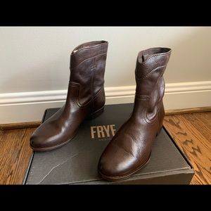 Frye Short Cara Roper Boot